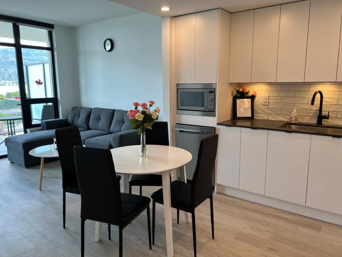 Amazing Brand New Lakeview Condo Downtown Келоуна Екстериор снимка